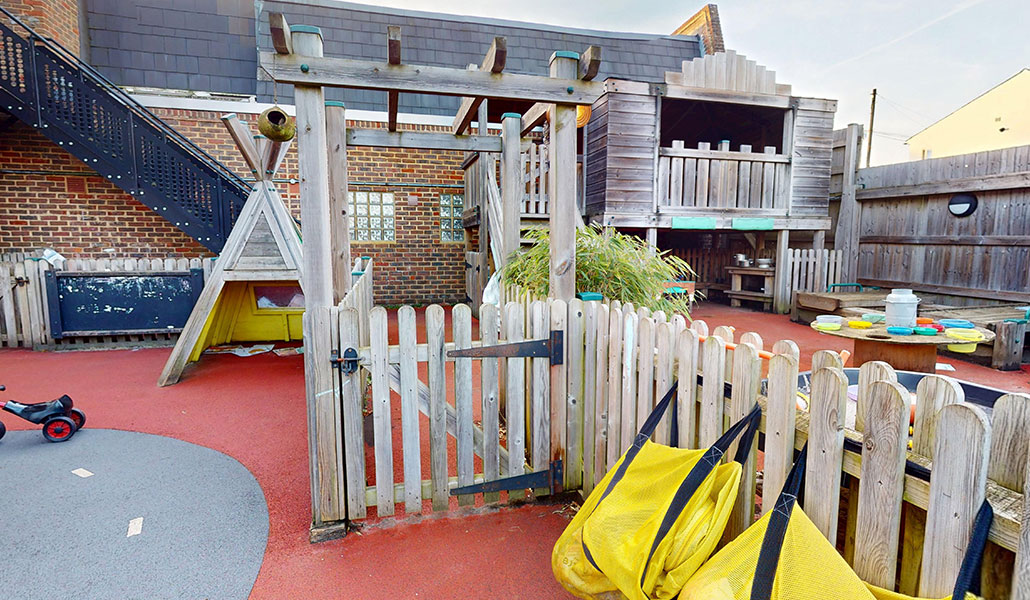 Reigate Holmesdale Road Day Nursery and Preschool - Garden